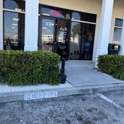 Pepper's Liquors - Front entrance