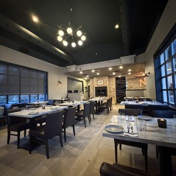 NextDoor Restaurant - Seating area - Canadian (New) Near Me - Markham, Ontario