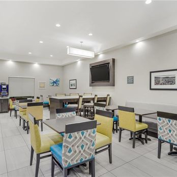 Best Western Plus Waller Hotel - Breakfast Area - Hotels Near Me - Waller, Texas