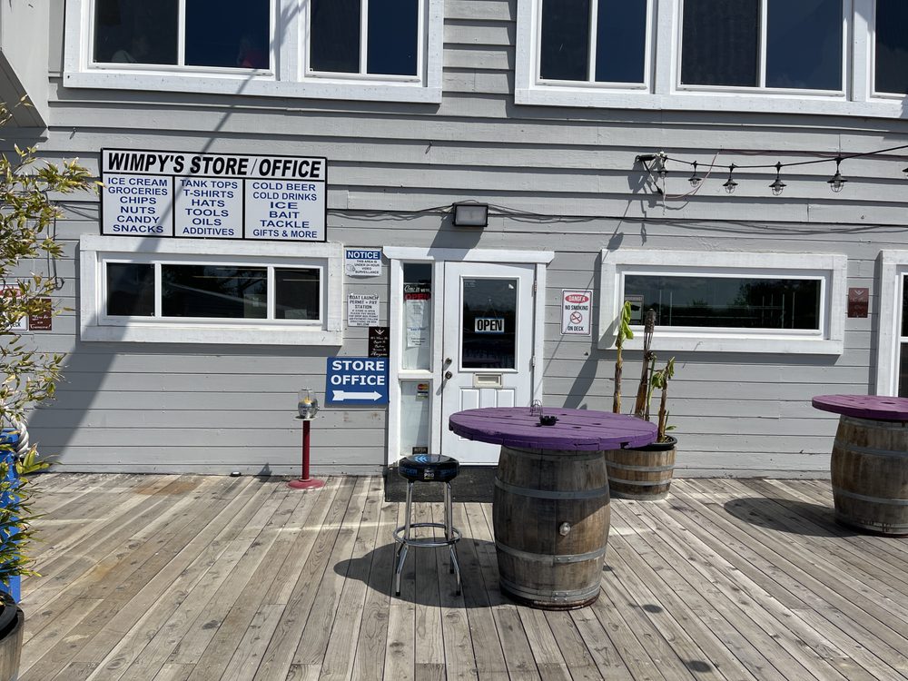 RUM RUNNERS COVE AT WIMPYS Updated May 2024 14001 W Walnut Grove Rd