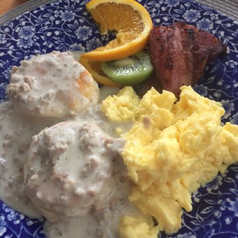 Folkestone Inn Bed and Breakfast - One course of breakfast! - Bed & Breakfast Near Me - Bryson City, North Carolina