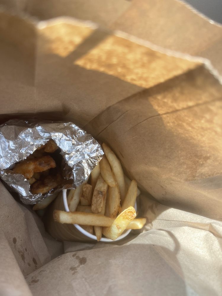 Burgers, Shakes & Fries