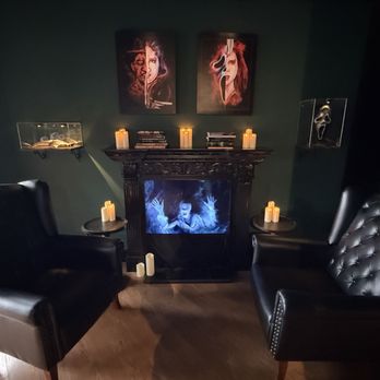 Final Girl Wines - Cool ambiance - Wine Tasting Room Near Me - Solvang, California