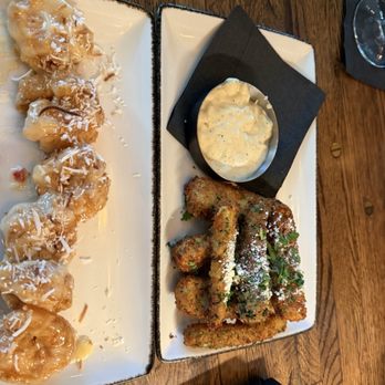 The Pinery - Coconut shrimp and zucchini fries - American Near Me - Orlando, Florida The Pinery - Coconut shrimp and zucchini fries - American Near Me - Orlando, Florida