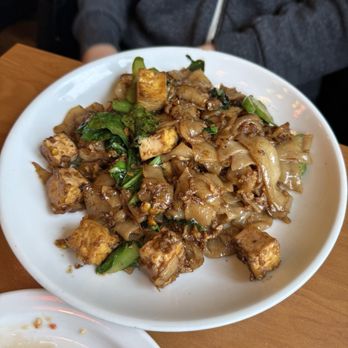 Immm Rice and Beyond - Pad See Eiw with tofu - Thai Near Me - Chicago, Illinois