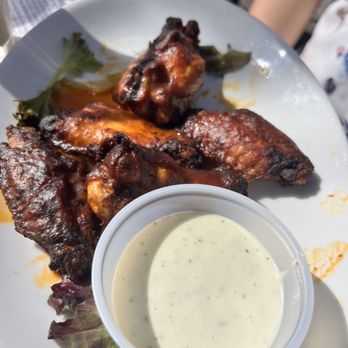 Sundowners - Chicken wings - Seafood Near Me - Key Largo, Florida Sundowners - Chicken wings - Seafood Near Me - Key Largo, Florida