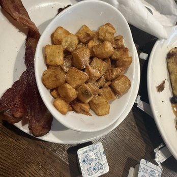 Another Broken Egg Cafe - Side of Bacon and Fresh Country Potatoes - American Near Me - Williamsburg, Virginia Another Broken Egg Cafe - Side of Bacon and Fresh Country Potatoes - American Near Me - Williamsburg, Virginia