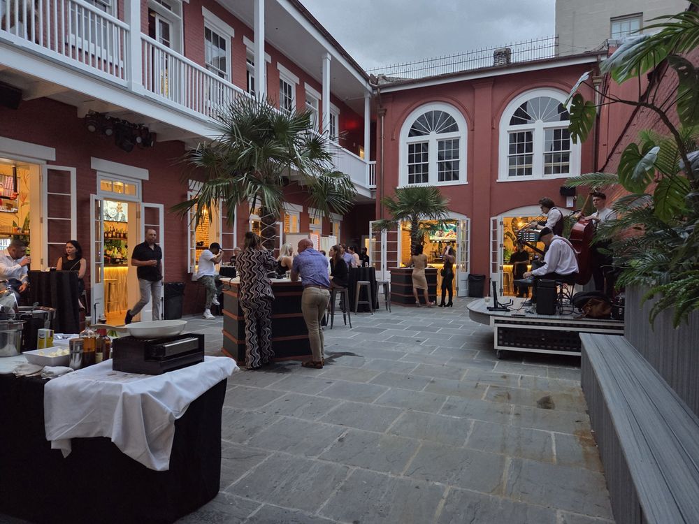 Bourbon Street Balcony Rentals - wedding in New Orleans, LA
