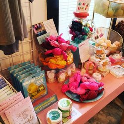 Pin-Up Spa and Boutique - Bath bombs and bubble bombs.