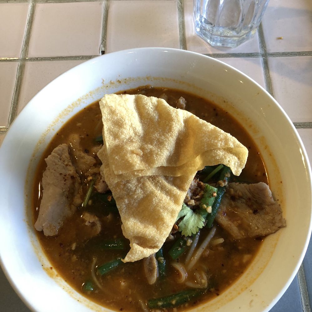 Sukhothai noodle soup