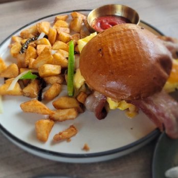 Junior Restaurant - Breakfast Sandwich - Lounges Near Me - Roseville, California Junior Restaurant - Breakfast Sandwich - Lounges Near Me - Roseville, California