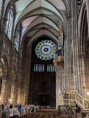 Cathédrale Notre-Dame-de-Strasbourg by null