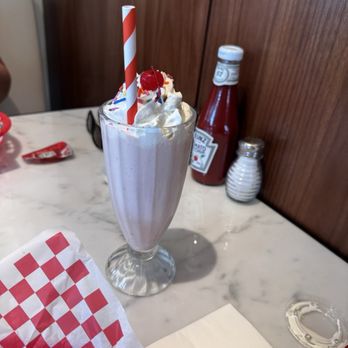 Current Burger - Strawberry milkshake - Burgers Near Me - Charleston, South Carolina Current Burger - Strawberry milkshake - Burgers Near Me - Charleston, South Carolina