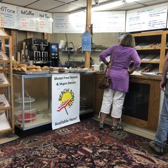 Beach Donut Shop - Interior - Donuts Near Me - Clinton, Connecticut