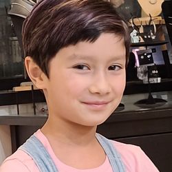 Platinum Hair Design With Trang
