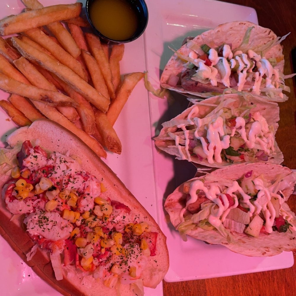 Geddy's - Maine lobster roll and Tuna tacos - Seafood Near Me - Bar Harbor, Maine Geddy's - Maine lobster roll and Tuna tacos - Seafood Near Me - Bar Harbor, Maine