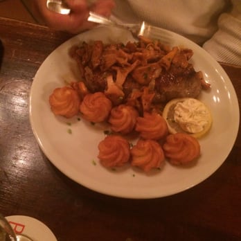 Barfüßer - Pheifferlenken pork and potatoes - Breweries Near Me - Nuremberg, BY
