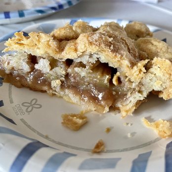 Maui Culinary Academy - Apple Pie inside - VN - New American Near Me - Kahului, Hawaii Maui Culinary Academy - Apple Pie inside - VN - New American Near Me - Kahului, Hawaii