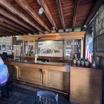 The Old Talbott Tavern - Bar area - Bars Near Me - Bardstown, Kentucky