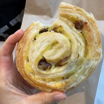 Loblaws - Raisin croissant wheel - Grocery Near Me - Toronto, Ontario
