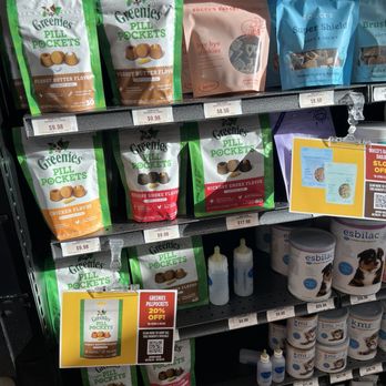Hollywood Feed - Pet Stores Near Me - Charlotte, North Carolina