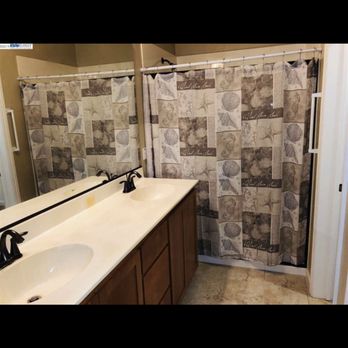 Belinda's Busy Bees Cleaning Service - Bathroom - Home Cleaning Near Me Belinda's Busy Bees Cleaning Service - Bathroom - Home Cleaning Near Me