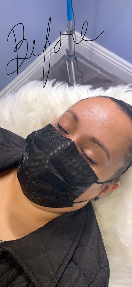 LT Permanent Makeup Artist Logo
