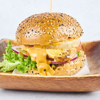 THRONBURGER - Revaler Burger - Burgers Near Me - Berlin, BE