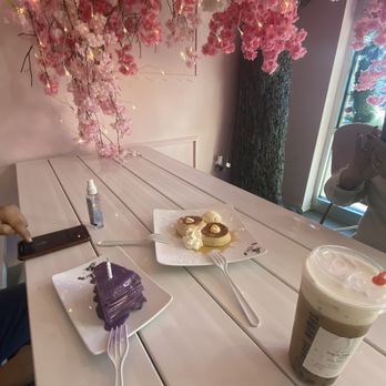 Sweet Memes - Austin - Seating - Desserts Near Me - Austin, Texas Sweet Memes - Austin - Seating - Desserts Near Me - Austin, Texas