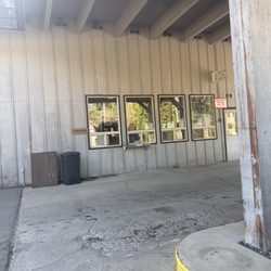 Diamond Lake Gas N Snacks - There's a phone 24 hour service