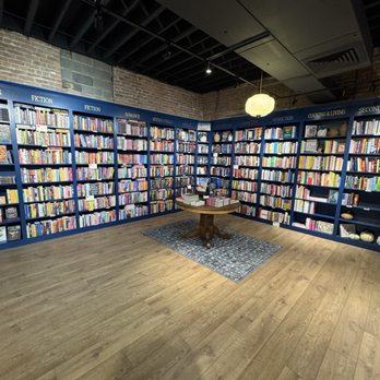 Bell House Books - Inside - Bookstores Near Me - Barrington, Illinois Bell House Books - Inside - Bookstores Near Me - Barrington, Illinois
