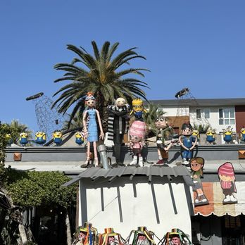 Tio's Tacos - Outdoor Patio seating area: one of the many art installations - Mexican Near Me - Riverside, California