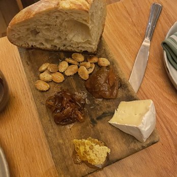 Avec - Chicago - Camembert with cheese accompaniments - Mediterranean Near Me - Chicago, Illinois Avec - Chicago - Camembert with cheese accompaniments - Mediterranean Near Me - Chicago, Illinois