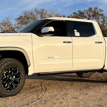 Tire Masters - 2023 Toyota Tundra 3" LJS Lift with 35" Toyo Open Country ATII/Fuel Assaults, 20" light bar in bumper, Amp steps - Tires Near Me - Glendale, Arizona