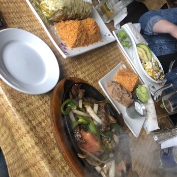 El Mariachi - Steak Fajitas - Mexican Near Me - Chicago, Illinois
