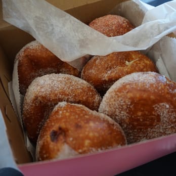 Leonard's Bakery - Bakeries Near Me - Honolulu, Hawaii