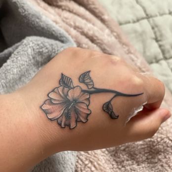 Studio 28 - Hibiscus flower tattoo - Piercing Near Me - New York, New York Studio 28 - Hibiscus flower tattoo - Piercing Near Me - New York, New York