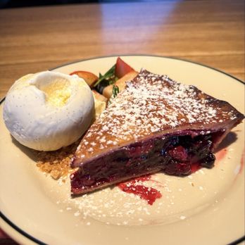 Laurel Grill - Berry pie - American Near Me - Culver City, California
