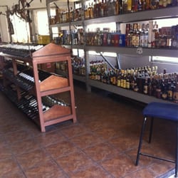 Brindis - Algunos destilados y vinos de mesa de Brindis.