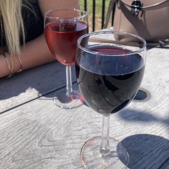 Gouveia Vineyards - Wineries Near Me - Wallingford, Connecticut