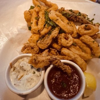 Yard House - Fried Calamari, and Chicken Tenders - Vegetarian Near Me - Gaithersburg, Maryland