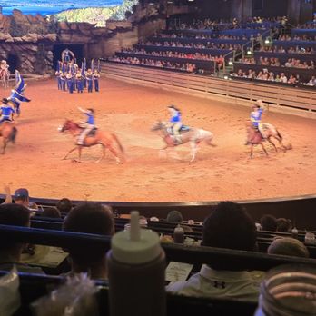 Dolly Parton's Stampede - Show - Performing Arts Near Me - Branson, Missouri