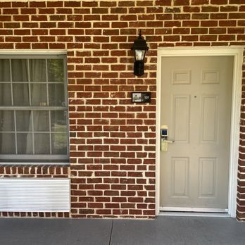 Hampton Inn Lexington-Historic District - Room 101 - Exterior Entrance - Hotels Near Me - Lexington, Virginia