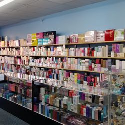 Aroma Perfume & Gifts