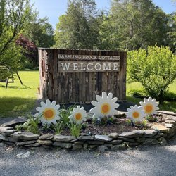 Babbling Brook Cottages - BBC entrance in Spring