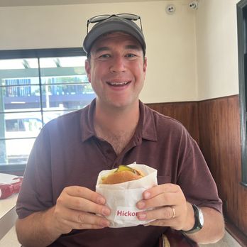 The Apple Pan - Me - Burgers Near Me - Los Angeles, California The Apple Pan - Me - Burgers Near Me - Los Angeles, California
