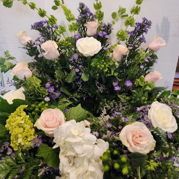 Aeris & Co Floral Design - Floral Designers Near Me - Savage, Minnesota Aeris & Co Floral Design - Floral Designers Near Me - Savage, Minnesota