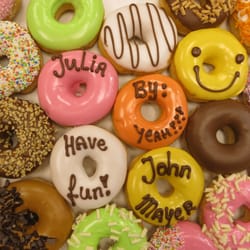 Donuts+bagels - Special donuts met tekst