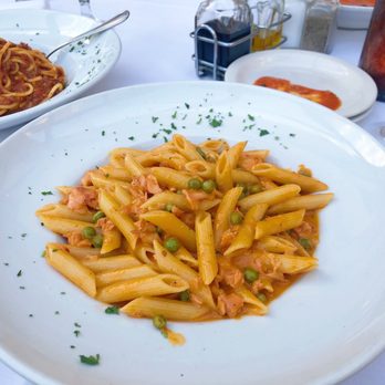 Luna Rossa - Penne al Salmone Affumicato IG: @bobabitchess - Italian Near Me - Tustin, California