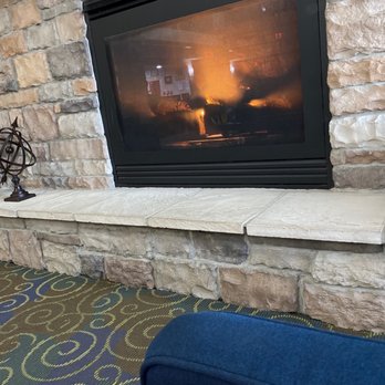 AmericInn by Wyndham Kewanee - Lobby fireplace - Hotels Near Me - Kewanee, Illinois